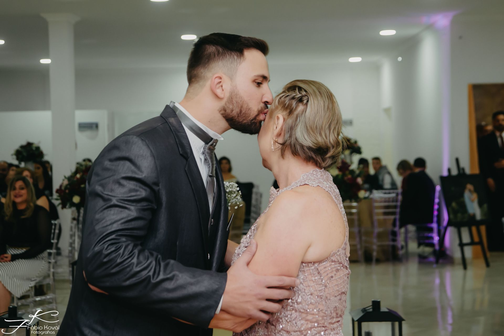 Foto Fotografia de casamento em Curitiba - P.R.: Rayane e Anderson Foto Fotografia de casamento em Curitiba - P.R.: Rayane e Anderson - Imagem 18