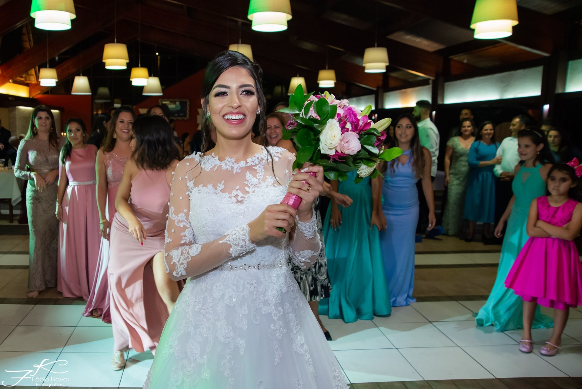 Foto Dicas de escolher o Buquê de Noiva ideal para seu casamento Foto Dicas de escolher o Buquê de Noiva ideal para seu casamento - Imagem 10