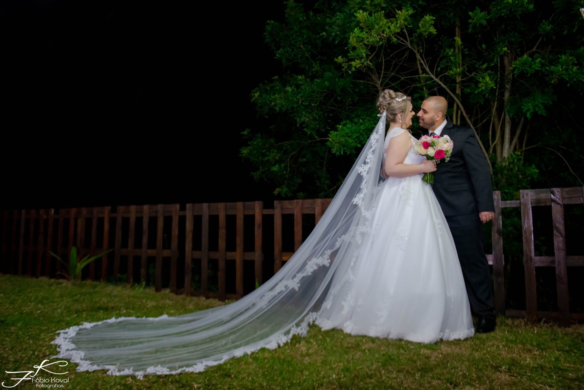 Foto 05 dicas infalíveis para economizar no seu casamento em Curitiba Foto 05 dicas infalíveis para economizar no seu casamento em Curitiba - Imagem 3