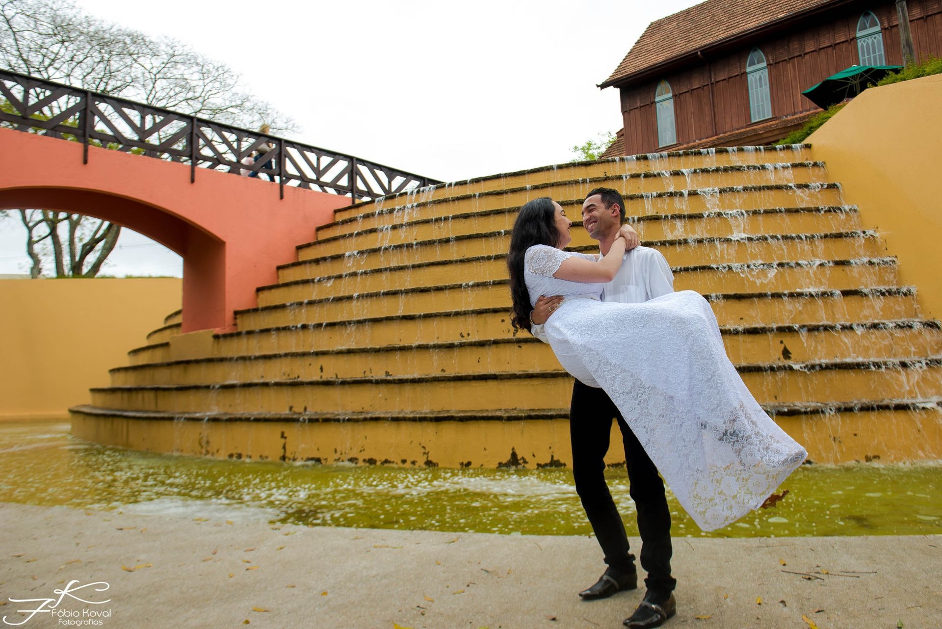 Foto Ensaio Pré-wedding em Curitiba de Gabriele e Jhonatan Foto Ensaio Pré-wedding em Curitiba de Gabriele e Jhonatan - Imagem 5
