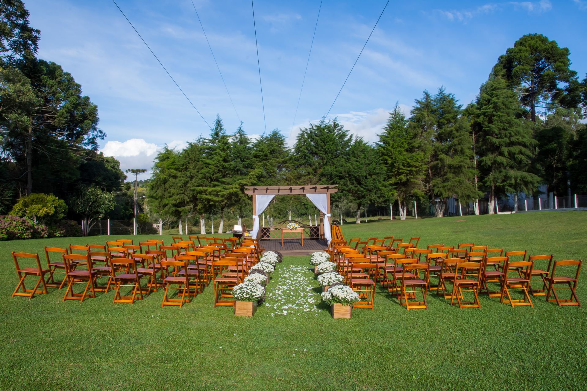 Foto Casamento ao ar livre em Curitiba Foto Casamento ao ar livre em Curitiba - Imagem 1
